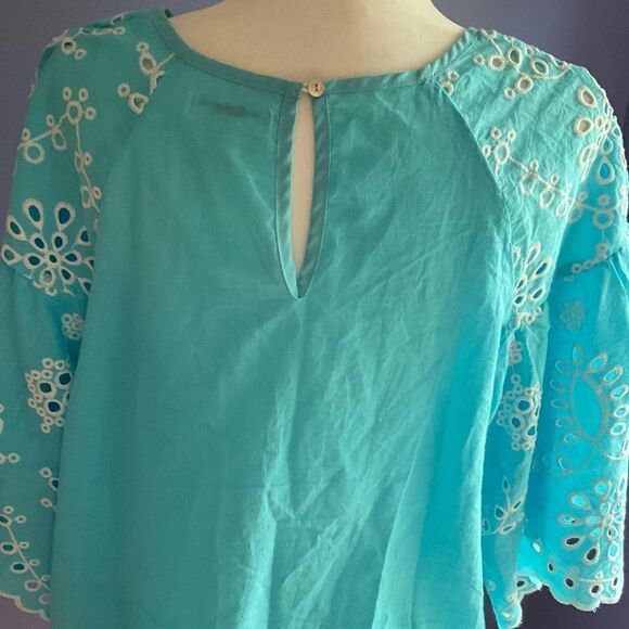 Aqua Eyelet Top with Embroidered Front and Bell Sleeves size 1X - Picture 3 of 6
